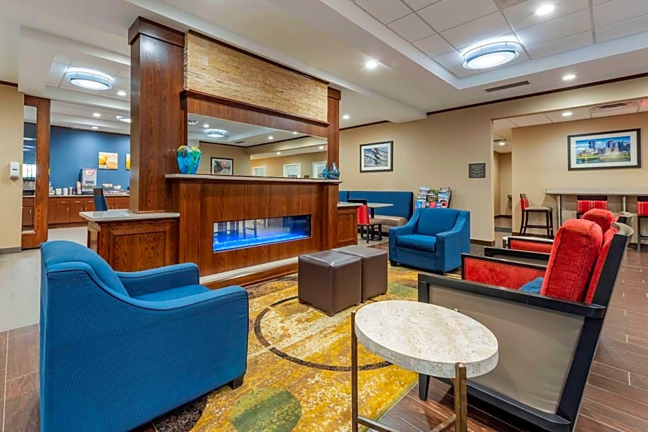 Comfort Inn & Suites Pittsburgh