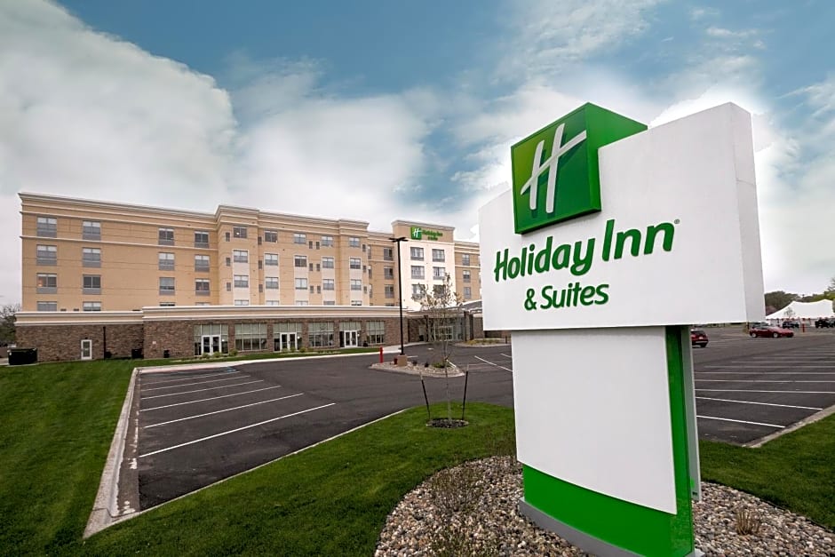 Holiday Inn & Suites - Detroit - Troy, an IHG Hotel