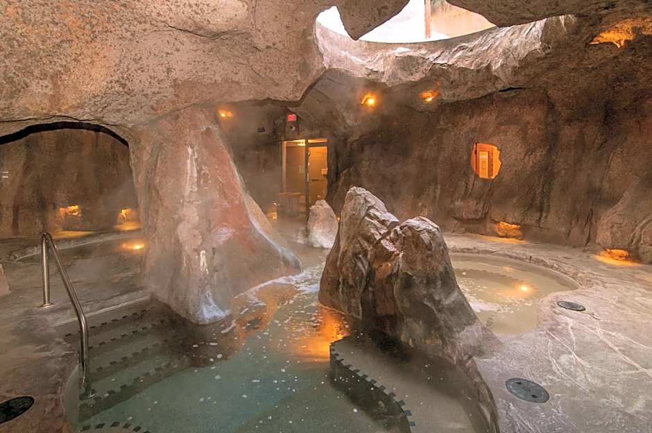 Fox Hotel And Suites