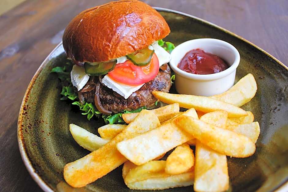 Meriton Old Town Garden Hotel