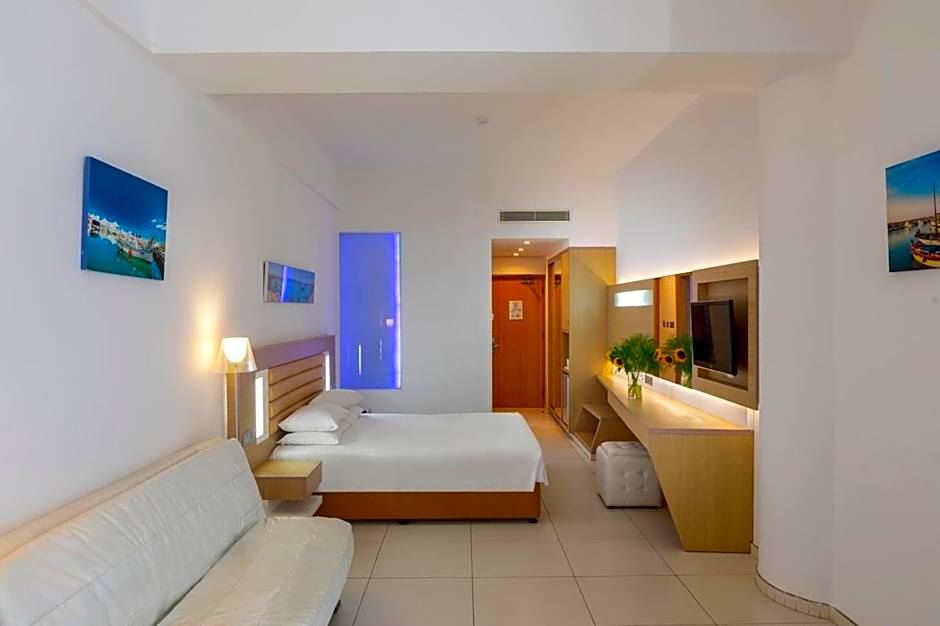 Vrissaki Beach Hotel