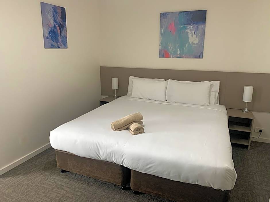 Adina Place Motel Apartments