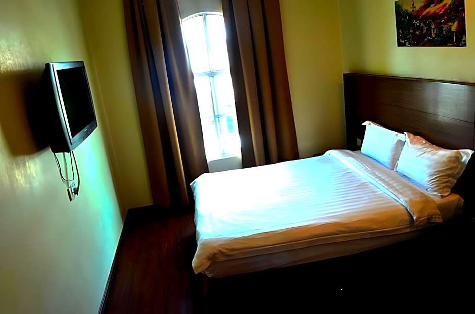 Lintas Plaza Hotel