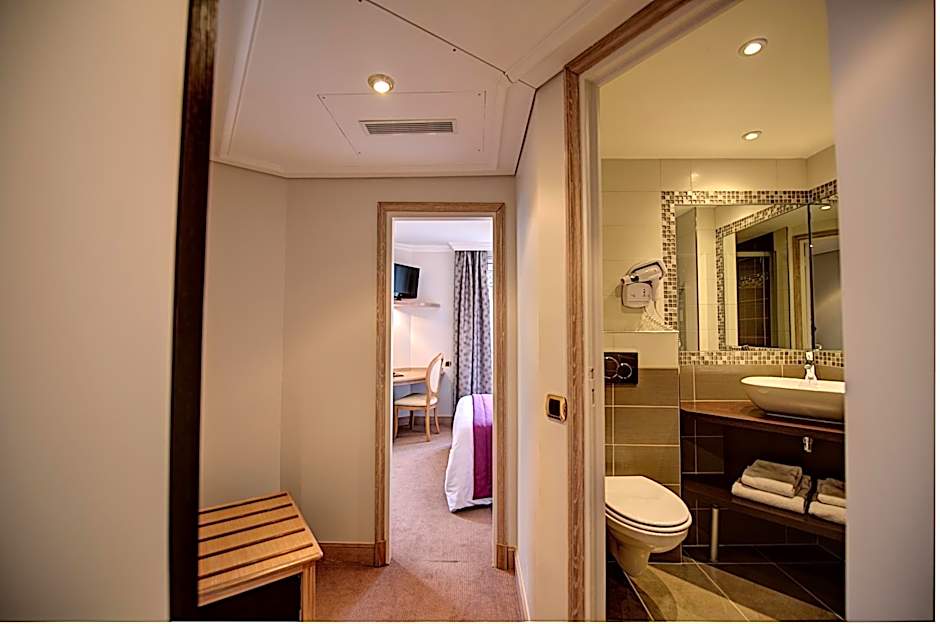 Hotel Du Midi Paris Montparnasse
