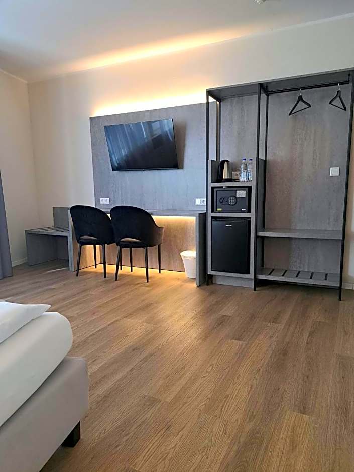 Diamonds Hotel