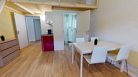 Extra Large Economy Double Studio