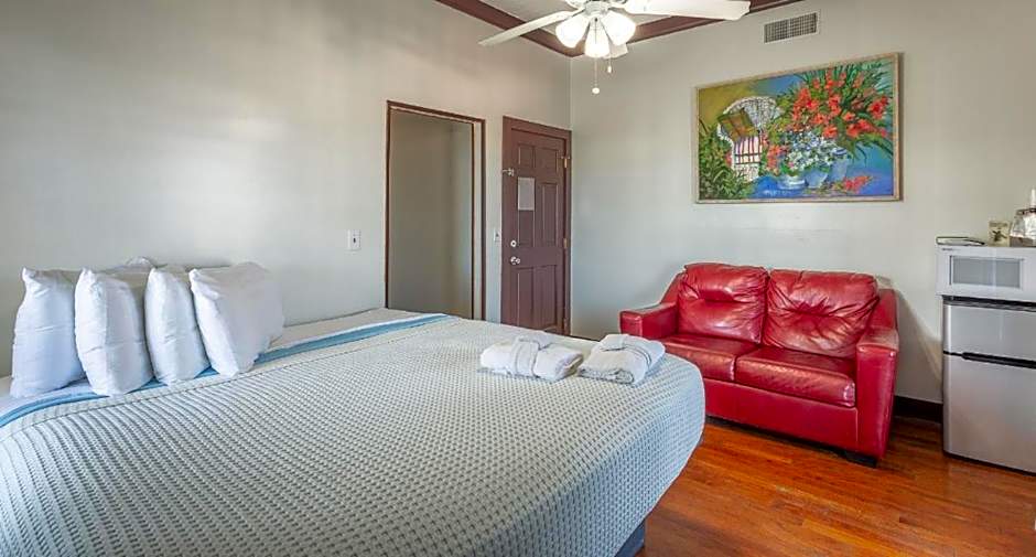 Photo 1 of 2 of 1 Queen Bed
