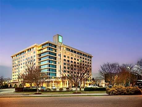 Embassy Suites by Hilton Hampton Convention Center