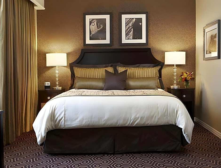Executive 1 King Bed — 7 fotoğraftan 1. fotoğraf