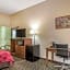 Econo Lodge Inn & Suites Marietta