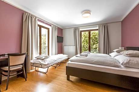 Hotel Mandát