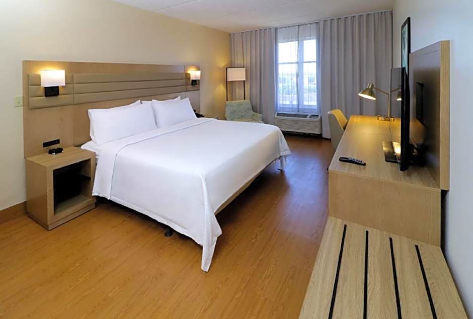 Photo 1 of 4 of 1 King Bed, Hearing/Mobility Accessible, Roll in Shower