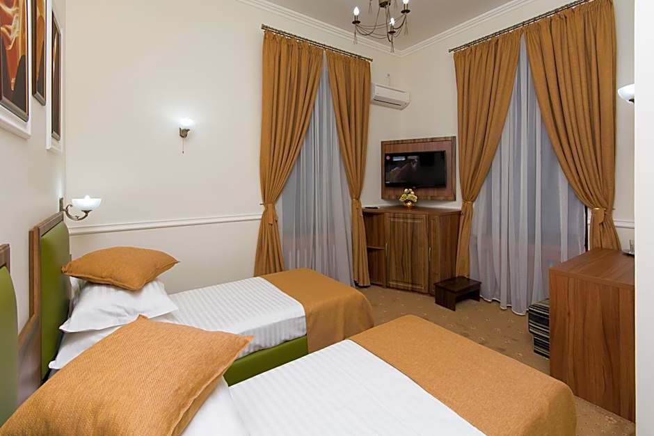 La Strada Boutique Villa