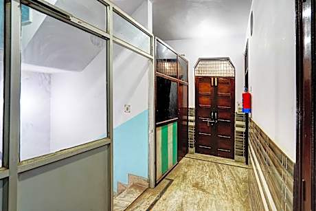 Hotel O The Honirav Hotel