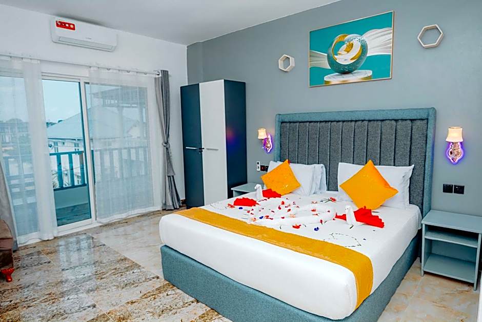 Golden Hotel