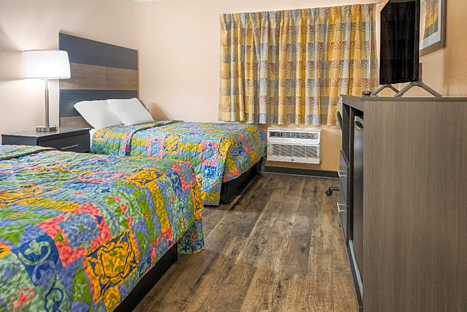 Knights Inn - Grand Rapids MI