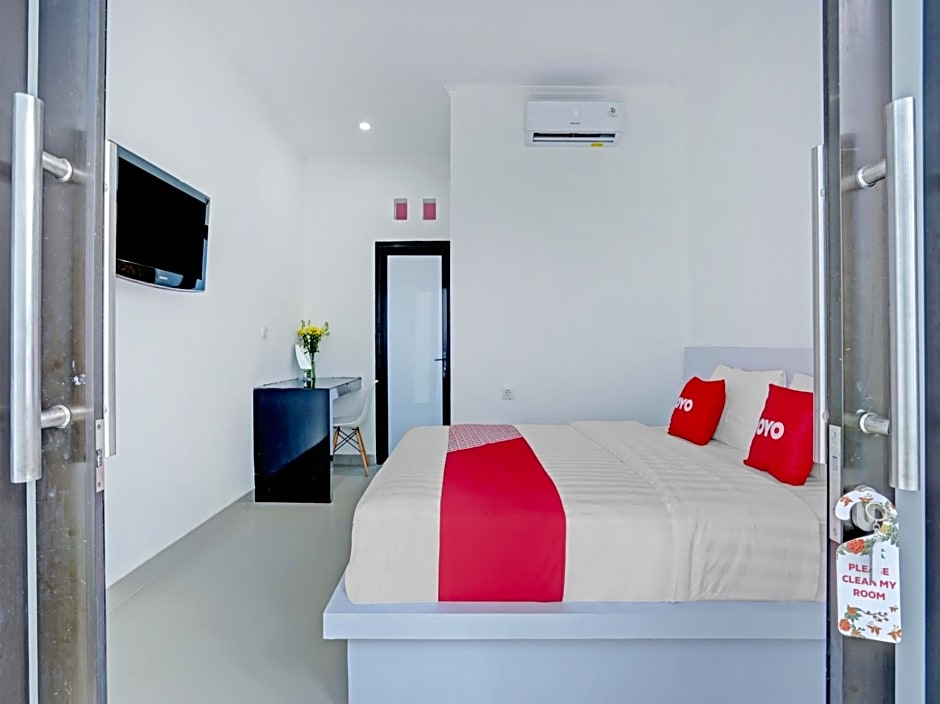 OYO 90525 White Guesthouse