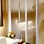Mayflower Grande Hotel