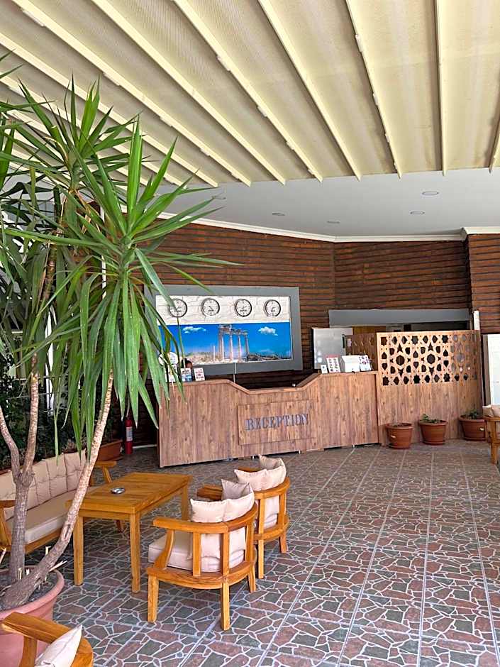 Side Legend Hotel