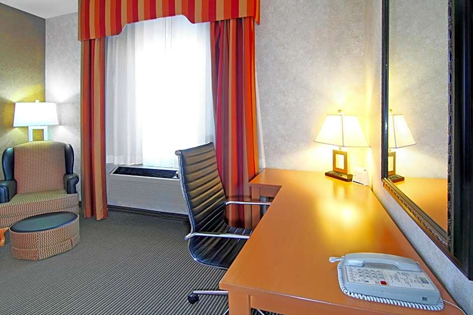 Holiday Inn Express Calgary South By IHG