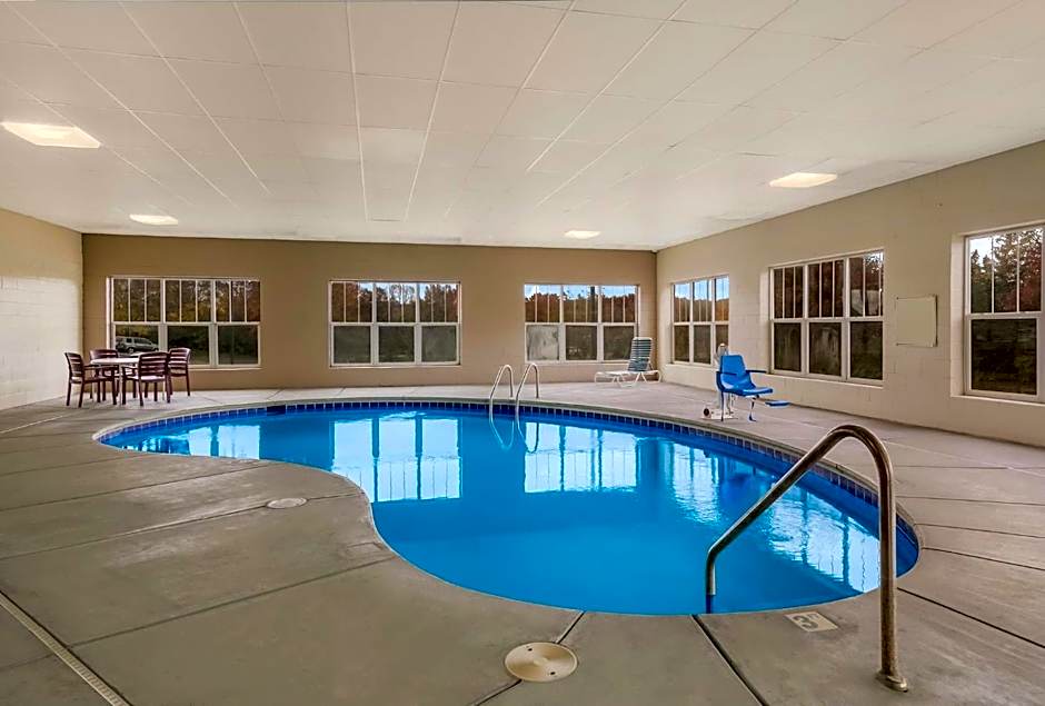 Red Roof Inn & Suites Knoxville East