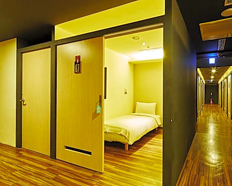 Single Room for Female