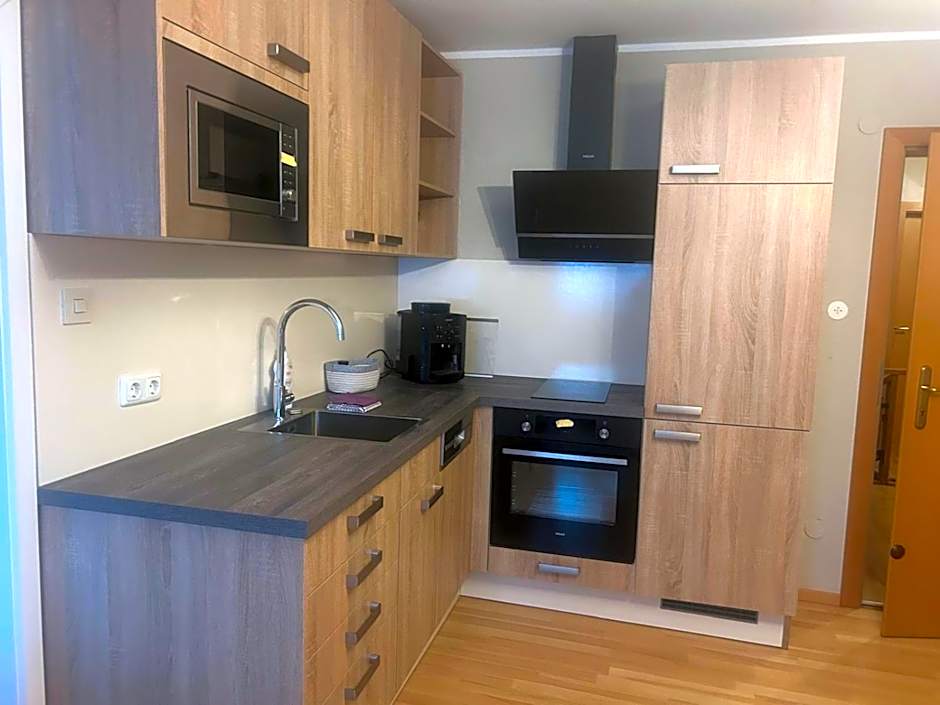 Gasthof mit Seeterasse & Appartements Zur Landeroith