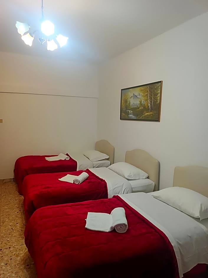 Host Roma