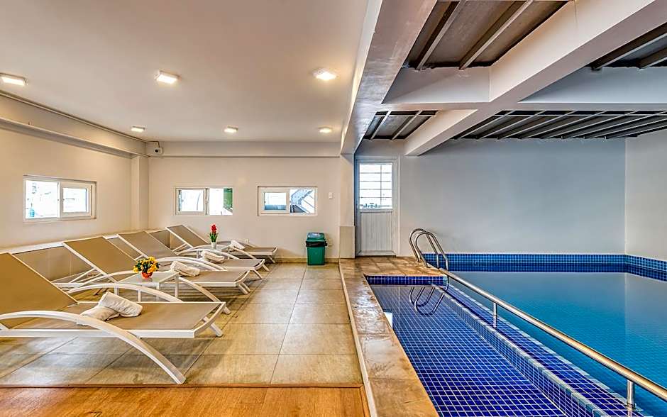 Cherry Hotel and Apartment