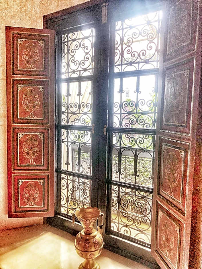 Riad ABBASSIA Marrakech Premiere - Authentic Medina Experience