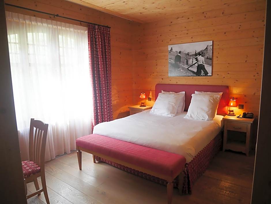 Between Boutique Hotel