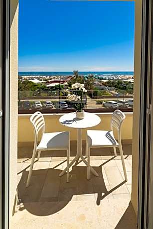 Triple Room with Sea View