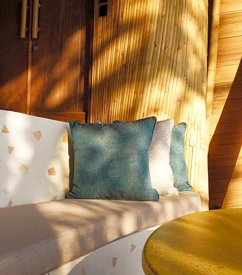 Kini Resort - Luxury Beachfront Bamboo Resort