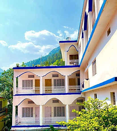 Shri Ganga River View Rutu Guest House