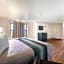 HomeTowne Studios by Red Roof St. Louis - Airport/ N Lindbergh