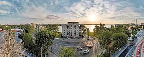 Solid Magic Apart Hotel