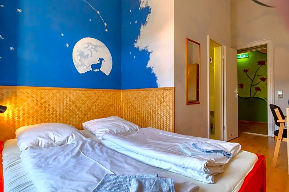 Hostel Mondpalast