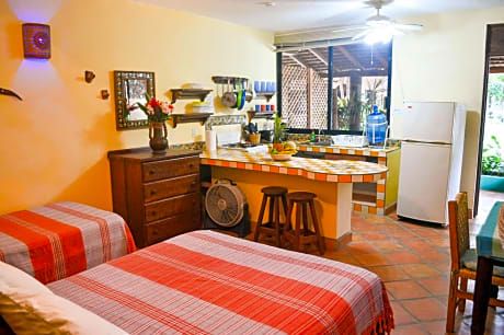 Studio / Bugambilia