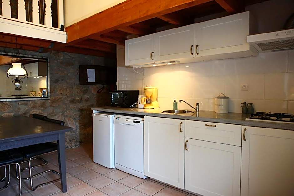 Les Grangeonnes, gîtes nature, piscine, bain nordique, sauna pour accueil familiale ou de groupe