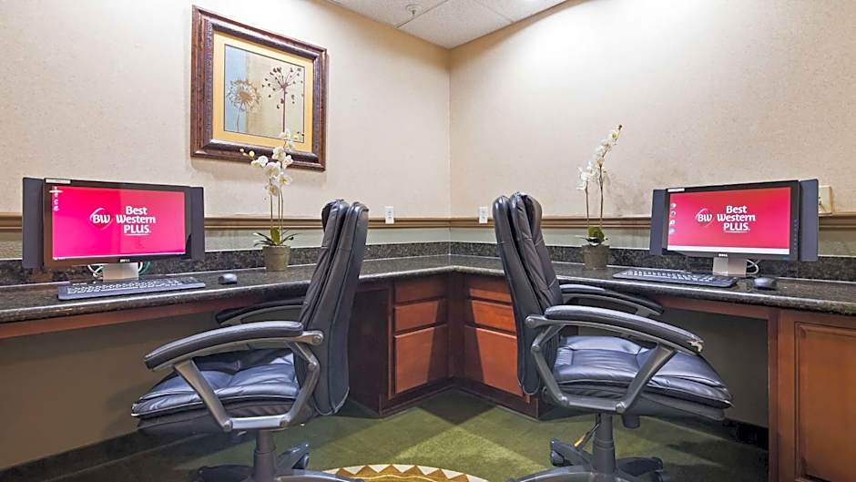 Best Western Plus Montezuma Inn & Suites