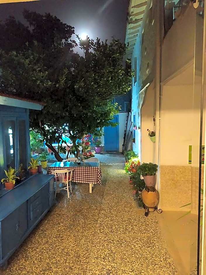 Nano Hotel