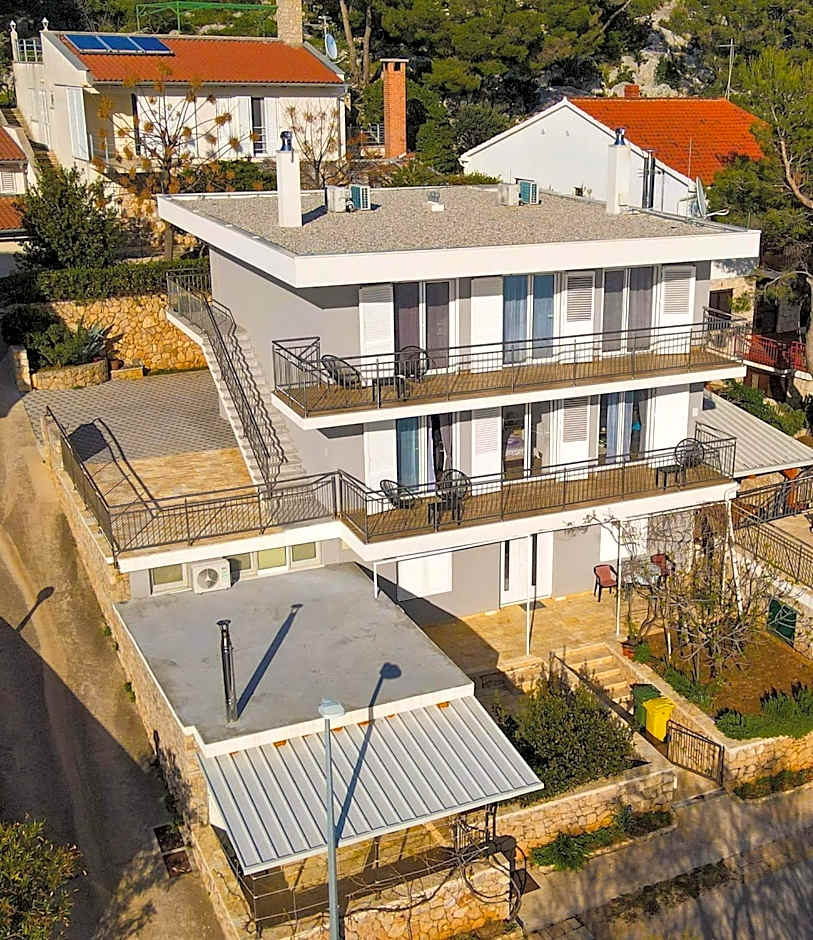 Tisno Laurel Apartments