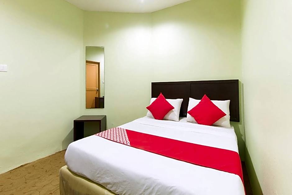 Photo 1 of 12 of Standard 1 Queen Bed
