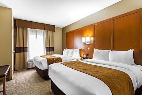 Queen Suite with Two Queen Beds