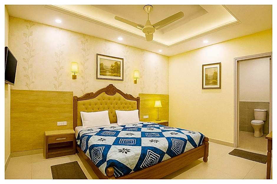 Goroomgo Shree Krishna Hotels Amritsar