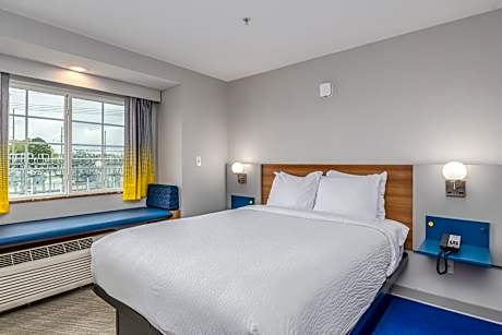 Queen Room - Disability Access - Non-Smoking