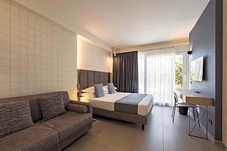Deluxe Garden Room