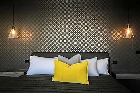 Indulge Apartments - CBD