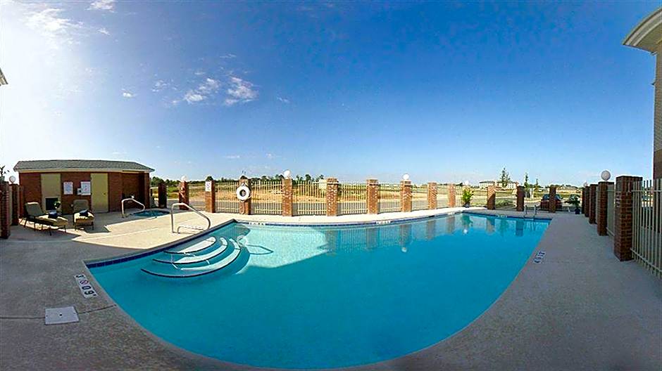 Sleep Inn & Suites East Chase