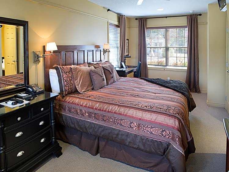 Inn on the Harbour and Telegraph House